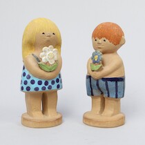 Figuriner 2 st "Adam och Eva" Lisa Larson, Gustavsberg, glaserat stengods, höjd 21 cm på auktion i Skåne hos Sikö Auktioner