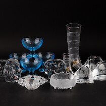 Konstglas skålar mm Iittala H=25 och mindre på auktion i Skåne hos Sikö Auktioner