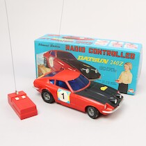 RC-bil, Datsun 240Z, Asahi, Japan, originalkartong på auktion i Skåne hos Sikö Auktioner