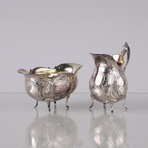 Gräddkanna + sockerskål silver B=8,,5 och mindre V=139g på auktion i Skåne hos Sikö Auktioner