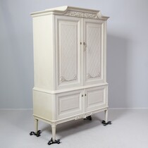 Serveringsskåp, gustaviansk stil, 120 x 48, H = 179 på auktion i Skåne hos Sikö Auktioner