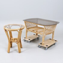 Soffbord och sidobord, bambu och glas, 102x68x56 cm (BxDxH) på auktion i Skåne hos Sikö Auktioner