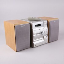 Mini Stereo Sony på auktion i Skåne hos Sikö Auktioner