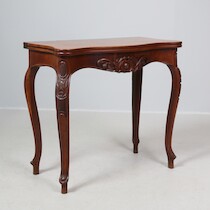 Spelbord mahogny nyrokoko 86x82x76 på auktion i Skåne hos Sikö Auktioner