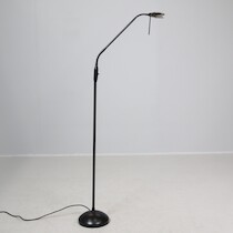 Golvlampa Aneta, ställbar på auktion i Skåne hos Sikö Auktioner
