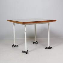 Matbord, teak och stål m. glasskiva, 95 x 95, H = 72 på auktion i Skåne hos Sikö Auktioner