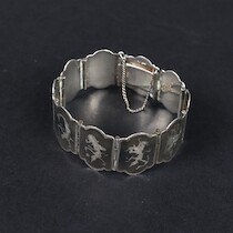 Armband, silver och niello, vikt 30 gram på auktion i Skåne hos Sikö Auktioner