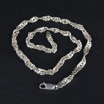 Halsband, silver, längd 43 cm, vikt 16 gram på auktion i Skåne hos Sikö Auktioner