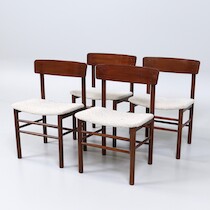 Stolar 4 st, lackad, betsat trä. Farstrup Möbelfabrik "Modell 250". 1960-tal. B=50 cm på auktion i Skåne hos Sikö Auktioner