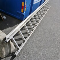 Stege 2 delar 3,5m x 2 på auktion i Skåne hos Sikö Auktioner