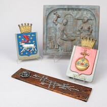 Väggrelief, keramik, landskapsvapen metall, Sven Lindström väggrelief metall, 39x34 och mindre på auktion i Skåne hos Sikö Auktioner