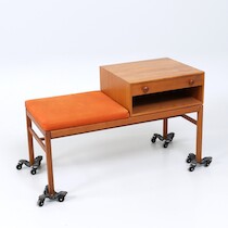 Hallmöbel ”Casino”, Engström & Myrstrand för Tingströms, 1960-tal,teak, längd 100 cm på auktion i Skåne hos Sikö Auktioner