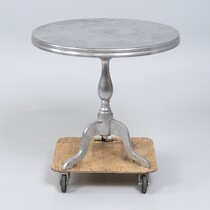 Bord, metall, 2000-tal, H=75 D=79 på auktion i Skåne hos Sikö Auktioner