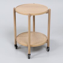 Sidobord på hjul, 2000-tal, ek, höjd 61 cm på auktion i Skåne hos Sikö Auktioner