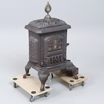 Kamin, Husqvarna Sirius Nr 35, gjutjärn, H=103 B=59 på auktion i Skåne hos Sikö Auktioner