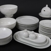 Servisdelar 38 delar, porslin. "Lotus" Björn Wiinblad, Rosenthal Studio Line. H=11 cm och mindre. på auktion i Skåne hos Sikö Auktioner