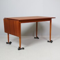 Matbord, teak, 124,5 x 80, H = 72, 1 klaff 40 på auktion i Skåne hos Sikö Auktioner