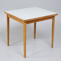 Köksbord, 1900-talets andra hälft, 79 X 69 X 74 cm på auktion i Skåne hos Sikö Auktioner