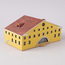 Modell av tingshuset Sölvesborg Idè & design Sölvex B=25 H=12,5 på auktion i Skåne hos Sikö Auktioner