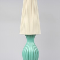 Bordslampa, Ewald Dahlskog, Bo Fajans, 1930-tal, glaserad keramik, höjd 112 cm inklusive skärm, höjd på kerami på auktion i Skåne hos Sikö Auktioner