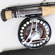 Flugfiskespö TSD Argentum 9´#6 +fikserulle Loop Opti Rapid på auktion i Skåne hos Sikö Auktioner