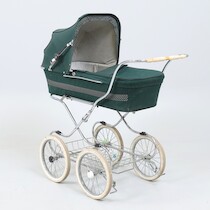 Barnvagn. Odder vognen. 1900-talets sista hälft. Danmark. på auktion i Skåne hos Sikö Auktioner