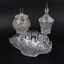 Skål, pokal och lockurna, H=44 och mindre på auktion i Skåne hos Sikö Auktioner