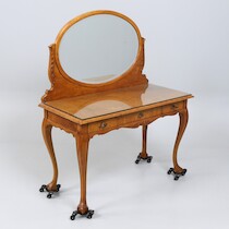 Bord med spegel, 1900-talets tidigare hälft, 121x55x74 cm (BxDxH) på auktion i Skåne hos Sikö Auktioner