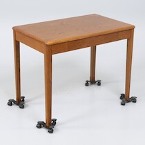 Skrivbord, ek, 1900-talets tidigare hälft, 88x55x70 cm (BxDxH) på auktion i Skåne hos Sikö Auktioner
