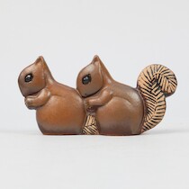 Lisa Larson, Figurin, Gustavsberg, glaserat stengods, längd 15 cm på auktion i Skåne hos Sikö Auktioner