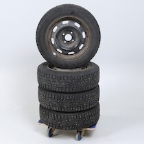 Dubbdäck på plåtfälgar 4 st195/65 R15 på auktion i Skåne hos Sikö Auktioner