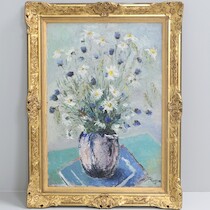 Greta Turén, blomsterstilleben, olja på pannå, 53 x 77 cm på auktion i Skåne hos Sikö Auktioner