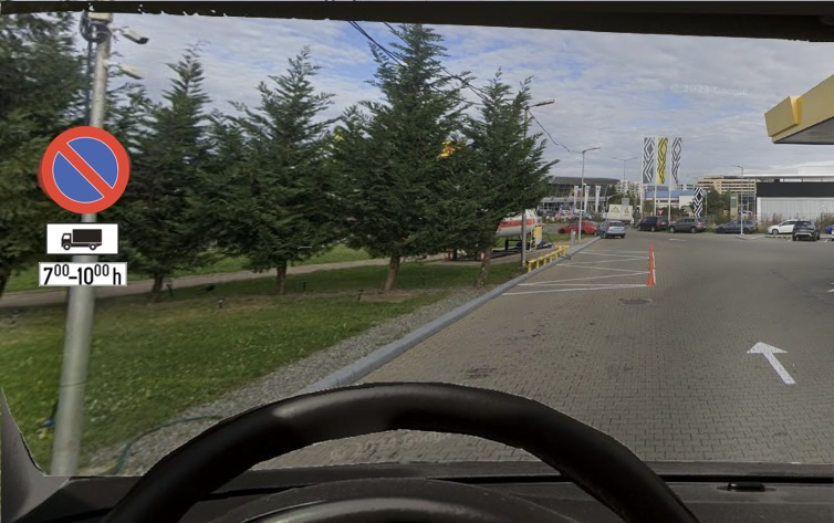 Puteți staționa în acest loc fiind la volanul unui autoturism categoria B, B1 sau tractor?