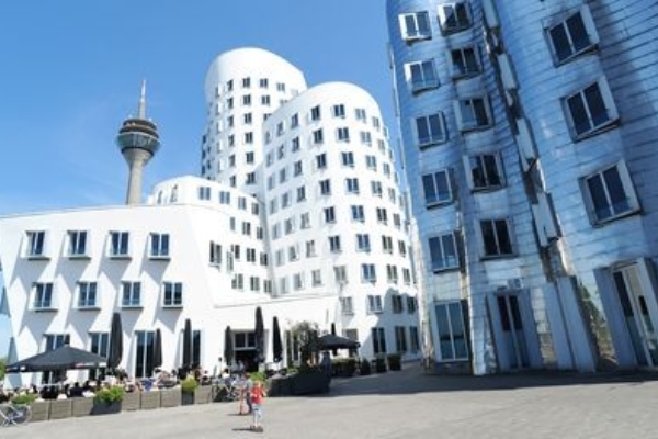 Csm touristik entdecken medienhafen gehrybauten 1600 66f9f452e0