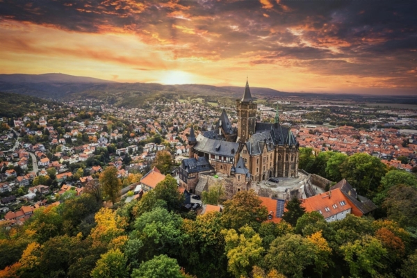Kasteel wernigerode bovenop de heuvel 38466 xl