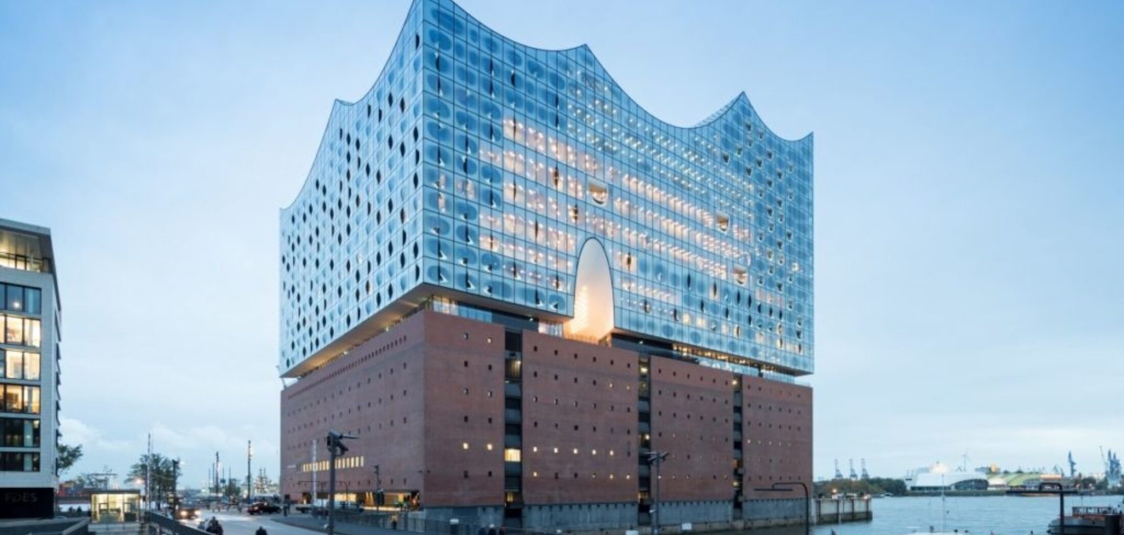 Hero image for Hamburg 3 dgn Prijsknaller & tot 2 pers. gratis hotel 20/49 pers.