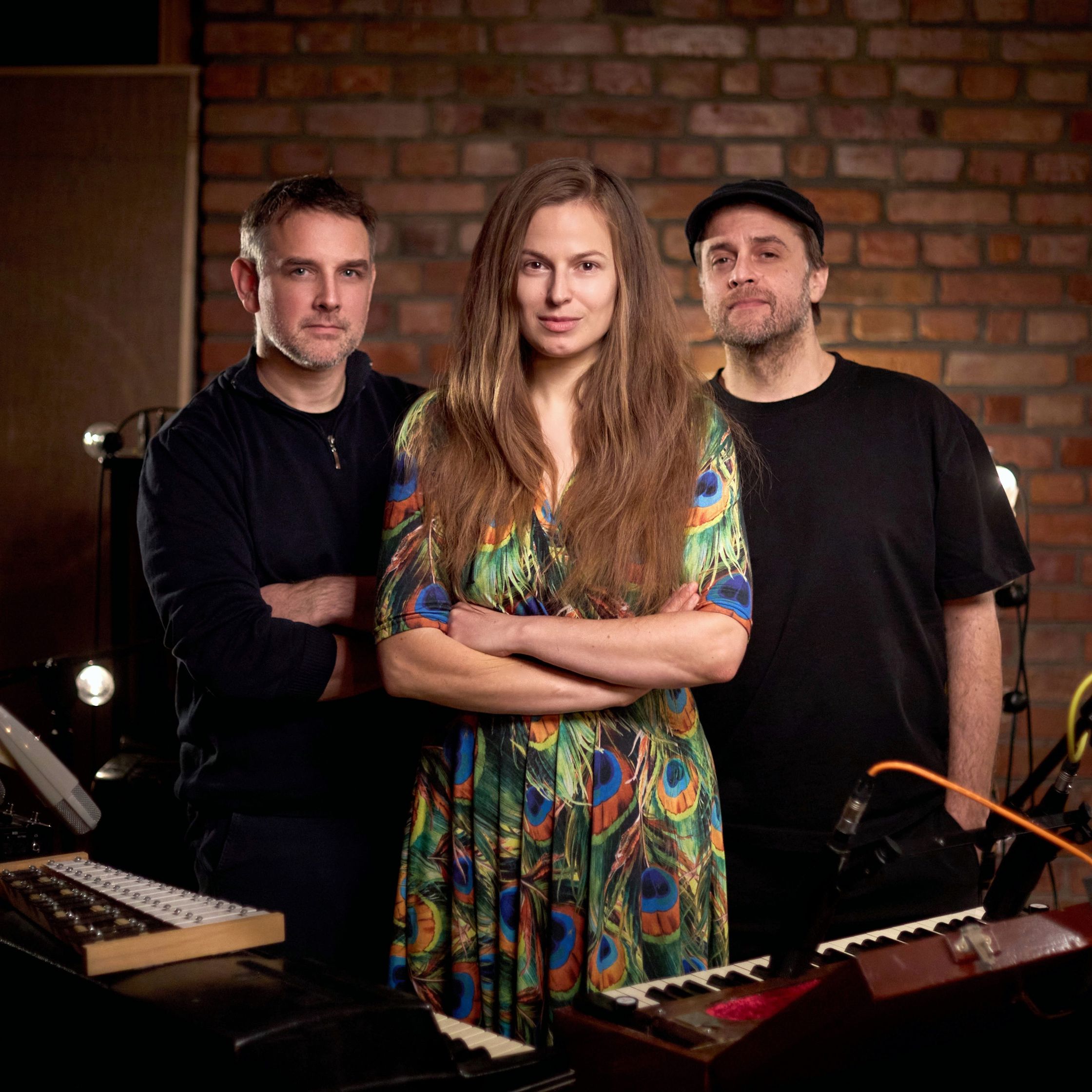 Jadźka Kłapa & Andres Beeuwsaert - CRUCES