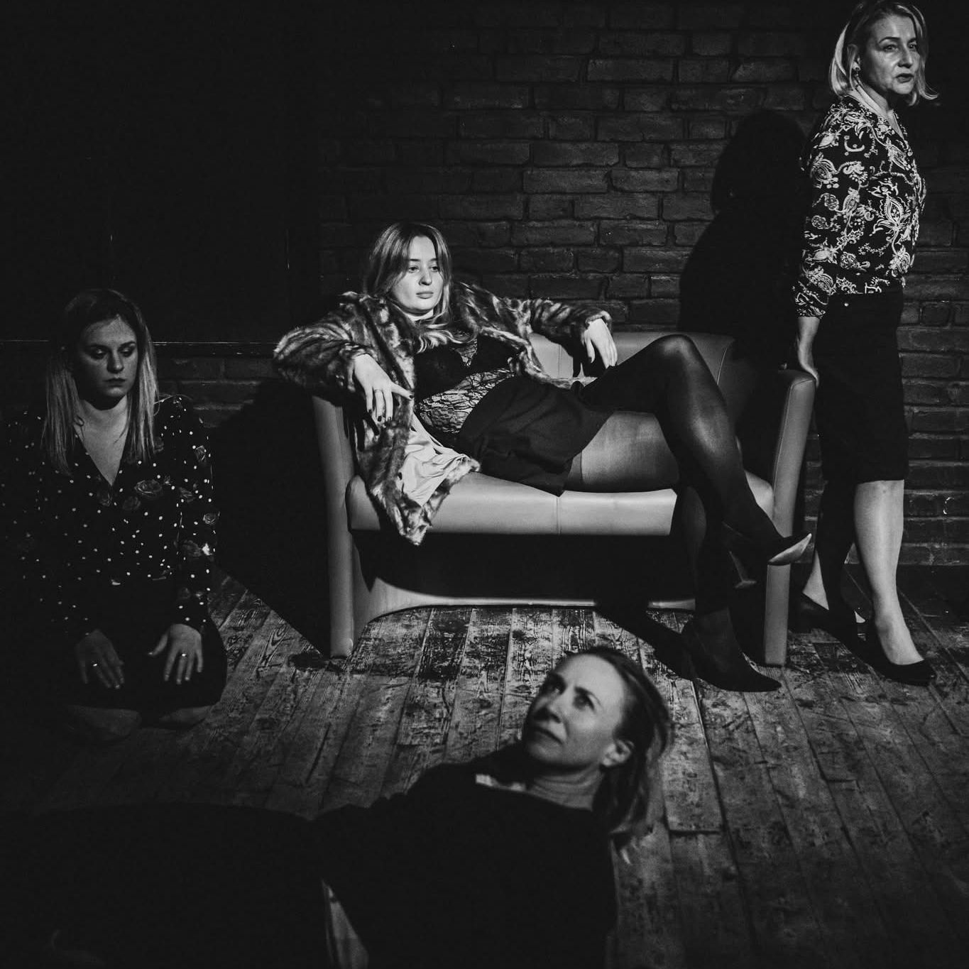 Słabi - Teatr Korelacji | spektakl