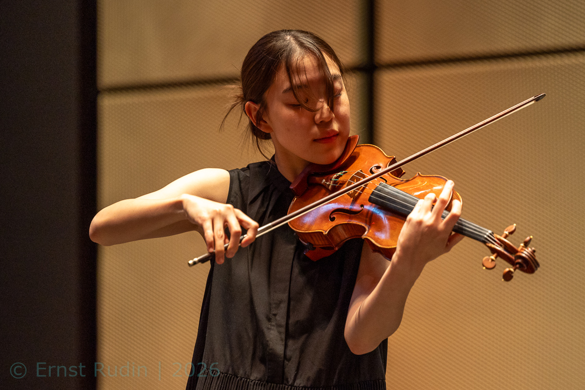 Rio Sato plays Tchaikovsky