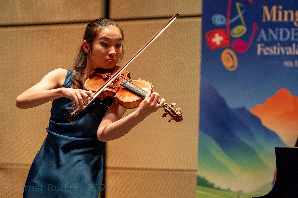 Julia-Xiaozhuo Wang plays Witold Lutosławski