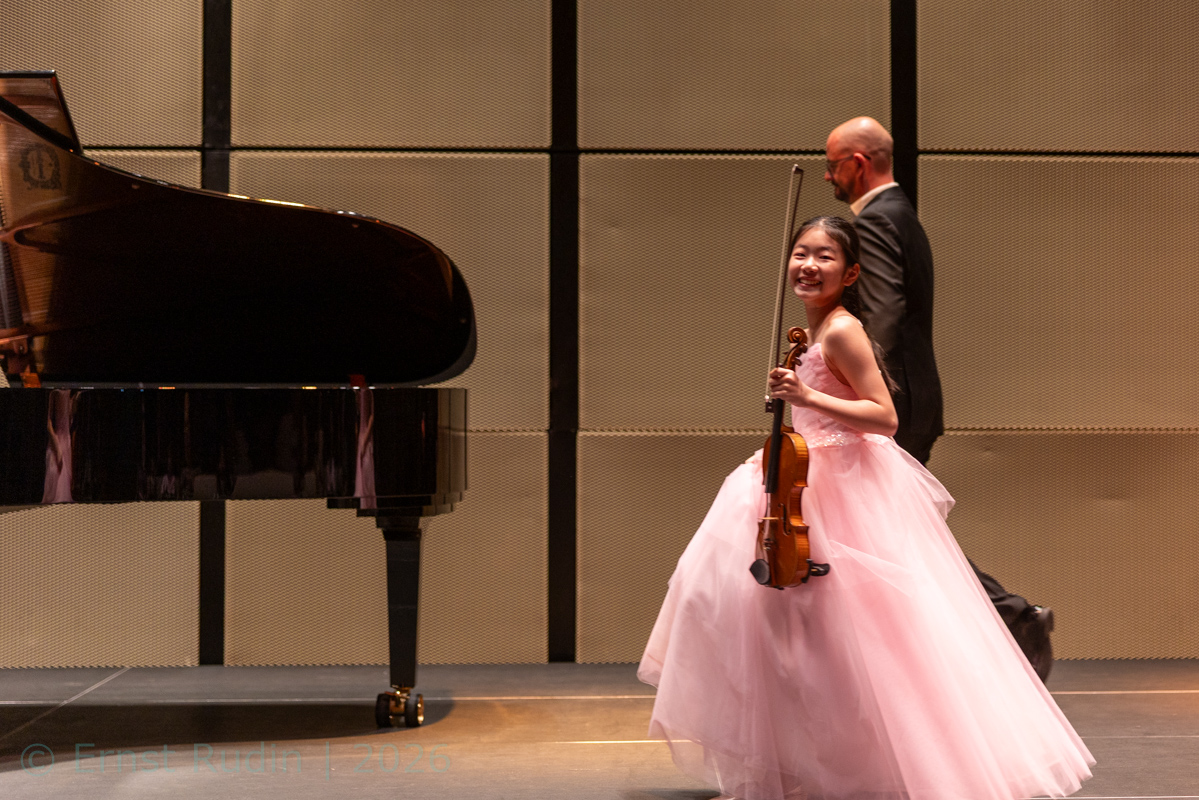 Yeonah Kim plays Franz Waxman's Carmen Fantasy
