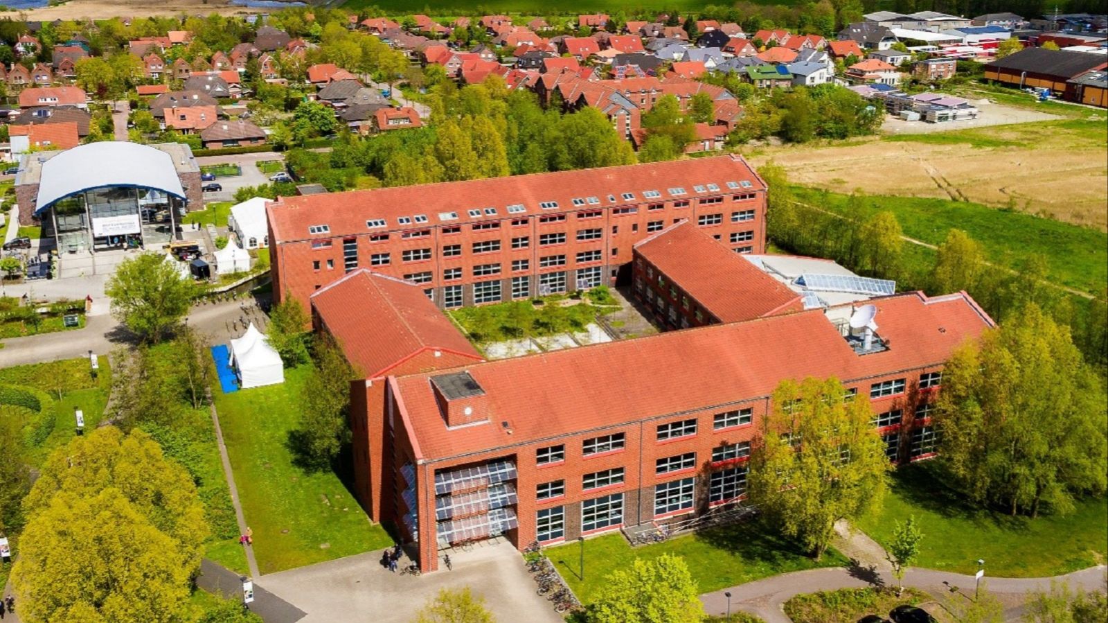 Hochschule Emden/Leer cover photo