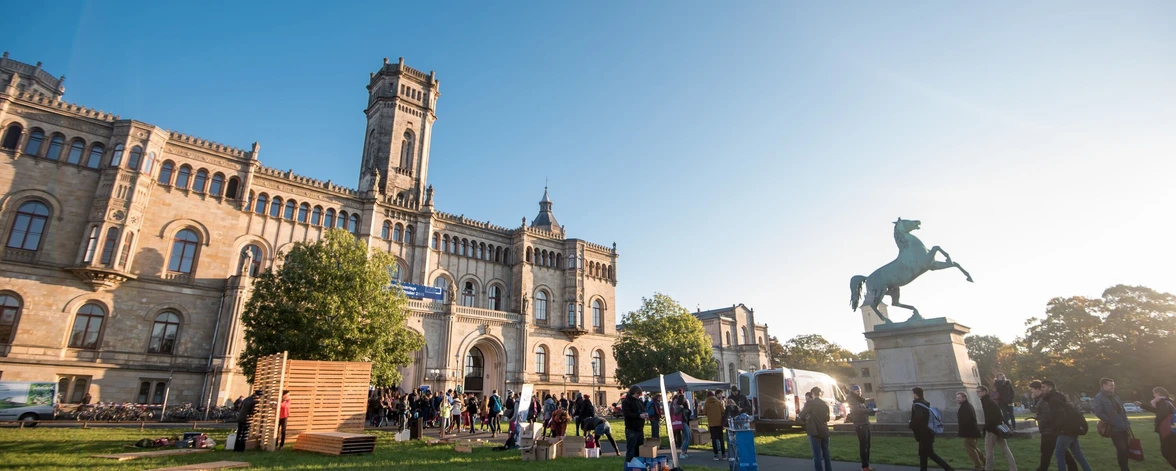 Hannover Üniversitesi cover photo