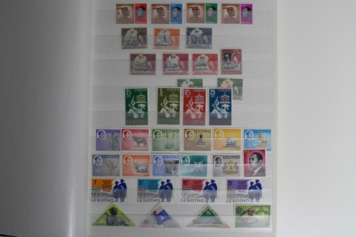 Lesotho + Sambia, überwiegend postfrische Restsammlung
