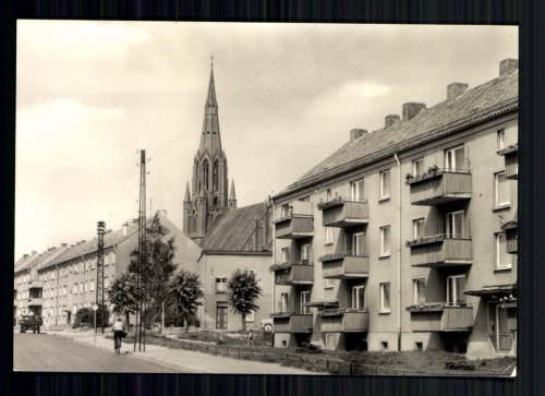 Demmin, Neubauten an der Frauenstraße, Kirche
