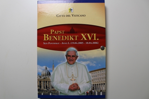 Papst Benedikt XVI "Sein Pontifikat -Anno I (19.04.2005 - 18.04.2006)"