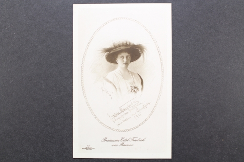 Prinzessin Eitel Friedrich von Preussen mit Federhut