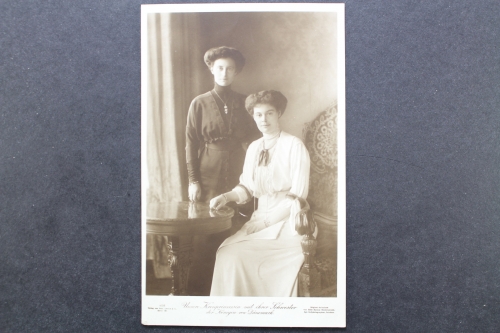 Kronprinzessin mit ihrer Schwester der Königin von Dänemark