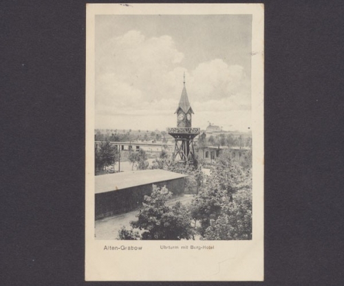 Alten-Grabow, Uhrturm mit Berg-Hotel