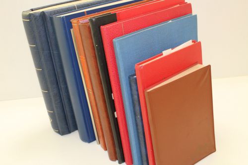 Briefmarken Ausland-Posten, Karton voller Alben